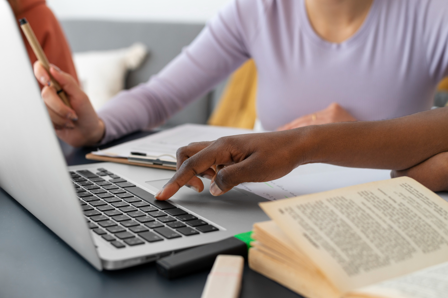 Acesse a p&aacute;gina de Educa&ccedil;&atilde;o Continuada